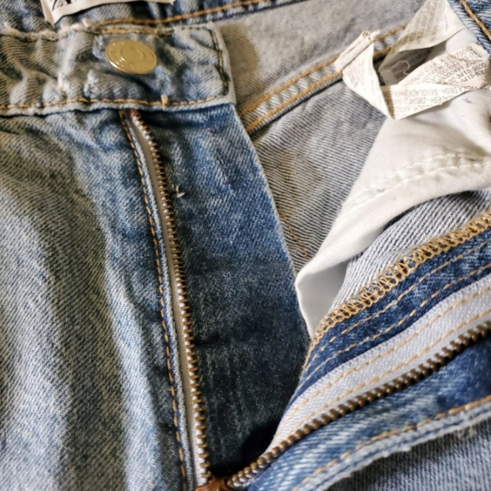 ZARA Mom Ripped Jeans - Picture 4 of 6